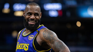 제임스 팁인 버저비터…NBA 레이커스, 인디애나에 극적 승리