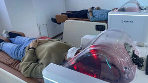 통에 머리 넣자 '보글보글'&hellip;감겨주던 섬세한 손길 정체