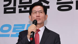 김문수 "기업 민원 담당 수석 신설&hellip;법인&middot;상속세 최고세율 인하"