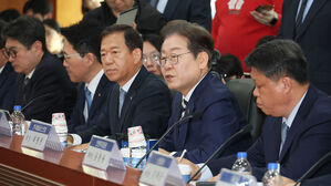 이재명, 개미표심 잡기 정책 행보&hellip;"나도 큰 개미였다"