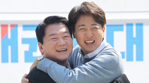 "우리 이과 출신들이!" 판교역 앞에서 열린 이준석-안철수 AI 토크쇼