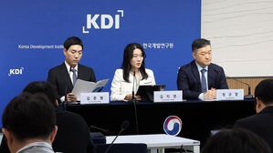 OECD도 한국 잠재성장률 '2% 하회' 전망&hellip;10년 새 1%p '감소'