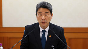 이주호, 'AI교과서 교육자료로 격하' 법안 통과에 "심히 유감"