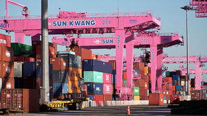 중소기업 수출 5개 분기째 증가&hellip;1분기 화장품 &middot; 자동차 '최대'