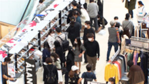 연휴에 지갑 더 닫았다&hellip;카드 이용&middot;온라인 지출 '뚝'