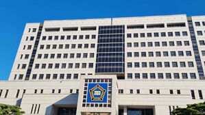 술값 실랑이하다 종업원 때린 혐의 경찰공무원 무죄 → 벌금형