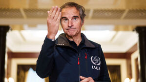 [속보] IAEA 총장 "이란 나탄즈 핵시설 내부 방사능&middot;화학 오염"