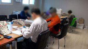 "73세까지 일해야 산다"&hellip;OECD 1위 한국 노인 고용의 그늘