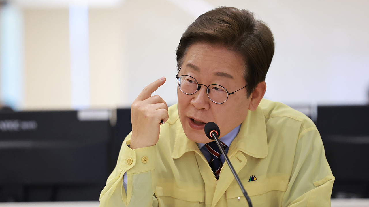 이 대통령 "침수 피해, 가족 일로 생각해야…잘한 사례엔 '까방권'"