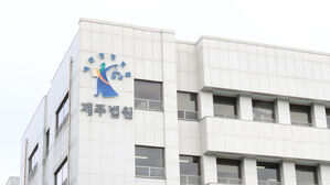 "개그맨 먹방으로 홍보" 소상공인 등친 유튜버 징역 4년 6개월