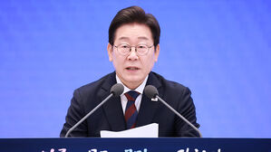 이 대통령 "치열한 30일, 민생회복 전력…정의로운 통합 시작"