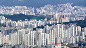 서울 10억 초과 아파트, 6&middot;27대책 이후 거래량↓&middot;가격↑