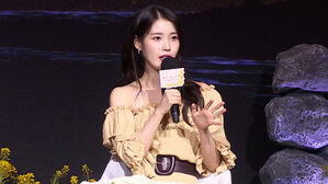 아이유, 첫 여우주연상…"'폭싹'은 내 인생 큰 자랑"