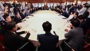 당정, 주식 양도세 '대주주 기준' 논의&hellip;"추이 지켜보며 숙고"