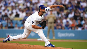 커쇼, 6이닝 1실점…다저스, 샌디에이고 꺾고 NL 서부 공동 1위