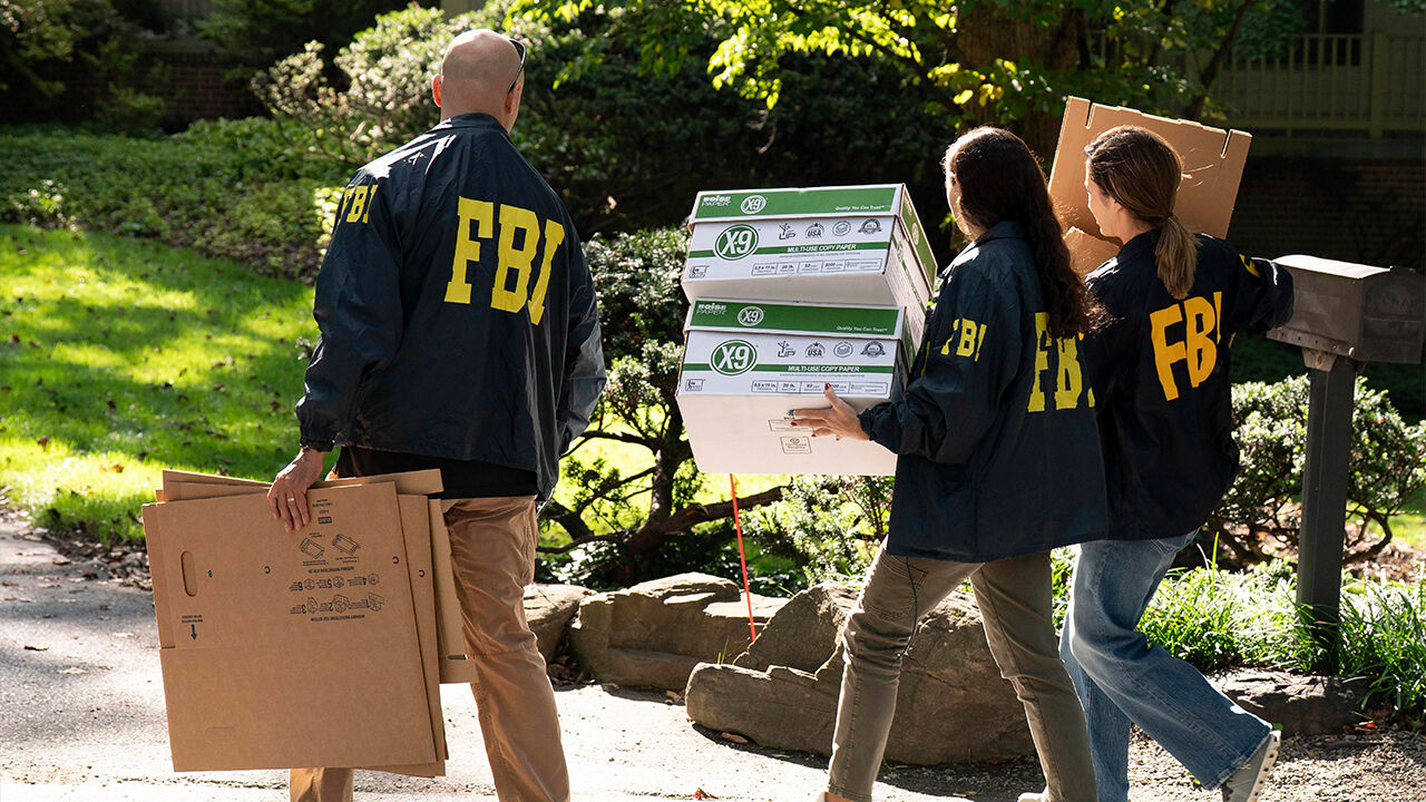 존 볼턴 전 백악관 국가안보보좌관 자택을 수색하는 FBI