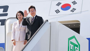 이 대통령, 일본 일정 마무리…워싱턴 출발