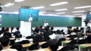 공무원 준비 청년 4년 새 반토막…9월 아파트 입주도 33% 급감