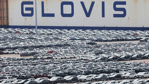 8월 수출, 반도체&middot;자동차 '쌍끌이'&hellip;불확실성은 지속