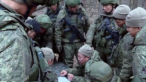 북한 공병 러 쿠르스크 지뢰 제거 모습 공개…러 "영웅적 도움에 감사"