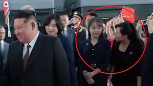[한반도 포커스] 통역에 밀리고 꽃다발에 밀리고…김주애 챙긴 현송월