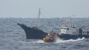 부산 침몰 어선 실종자 야간에도 못 찾아…이틀째 수색
