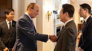 이 대통령, 블랙록 CEO 접견&hellip;"대규모 투자로 한국 '아태 AI수도'로"