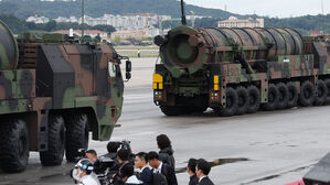 국군의 날에 무인기&middot;로봇 등 대거 선보여&hellip;괴물 미사일 현무-5도