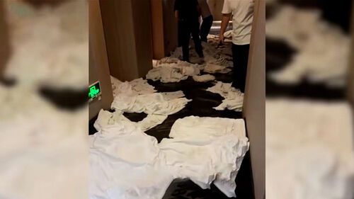 복도에 깔린 침대 시트…호텔서 10톤 콸콸, 무슨 일