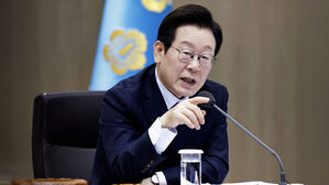 10·15 대책 "적절 37%·부적절 44%"…이 대통령 지지 56%