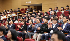 국세청, KAIST 서용석 교수 초빙 'AI 특강'&hellip;"전문가 100명 양성한다"