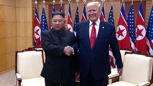 트럼프, 김정은에 또 러브 콜…"일정 연장도 가능"