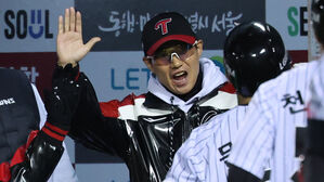 '타격 폭발' LG 염경엽 감독 "2군 투수들 정말 고마워"