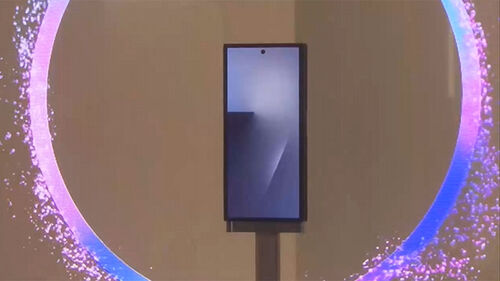 두 번 접는 폰, 초대형 샹들리에…K테크 열기