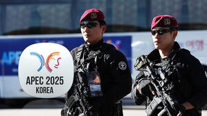 회담장 주변 경비 삼엄…'갑호비상' 장갑차·헬기 배치