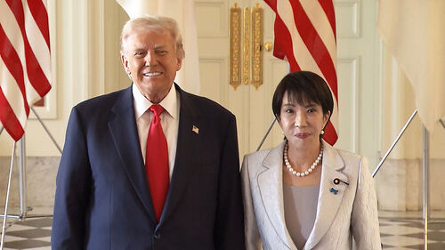 마린원 타고 초밀착 과시…"노벨평화상 추천"