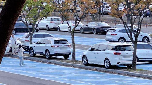 "이게 무슨" 분노 폭발…차 줄줄이 주차된 곳 봤더니