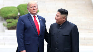 [속보] 트럼프, 북한 미사일 시험에 "김정은, 수십 년간 발사…만나고 싶다"