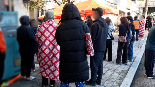 잠자다 헐레벌떡…지하서 충전기 꽂은 전기차 활활