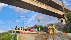 2명 숨진 트럭 추락 사고 유발한 '만취 운전자' 징역 10년