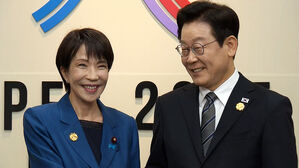 다카이치 총리와 첫 회담…"앞마당 함께 쓰는 이웃"