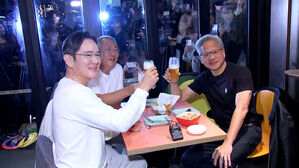 소맥 러브샷으로 맺은 '깐부'…오늘 '거대 AI 동맹' 발표