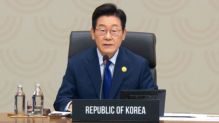 이 대통령 "공동 번영 이뤄야"…정상회의 주재