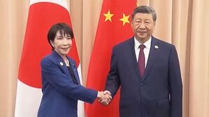 시진핑, 일본 총리에 "침략 역사 반성 정신 발양해야"