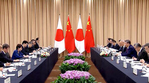 중일 첫 정상회담…비공개 회담 분위기 '싸늘'