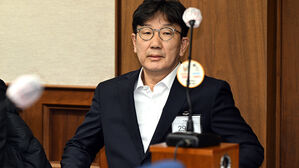 국민의힘 권성동, '통일교 1억 원 수수 혐의' 첫 재판서 혐의 부인