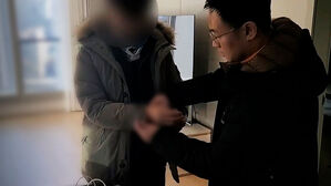 캄보디아 '한국팀' 총책 검거…현장 무더기로 나온 정체