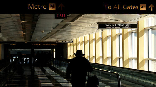 한 달 넘긴 미국 셧다운…"하늘길 닫을 수도" 장관 경고