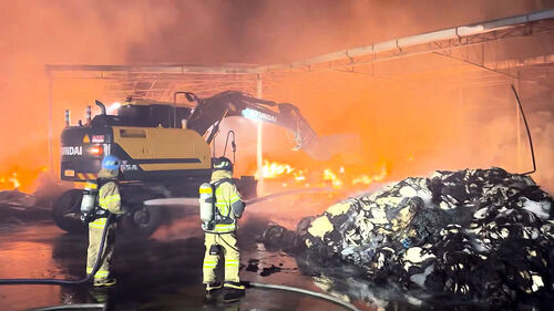 포천 공장 큰불…8시간 만에 완진