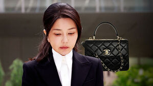 "샤넬백 받았다" 김건희 첫 시인…이제 와 인정한 이유?